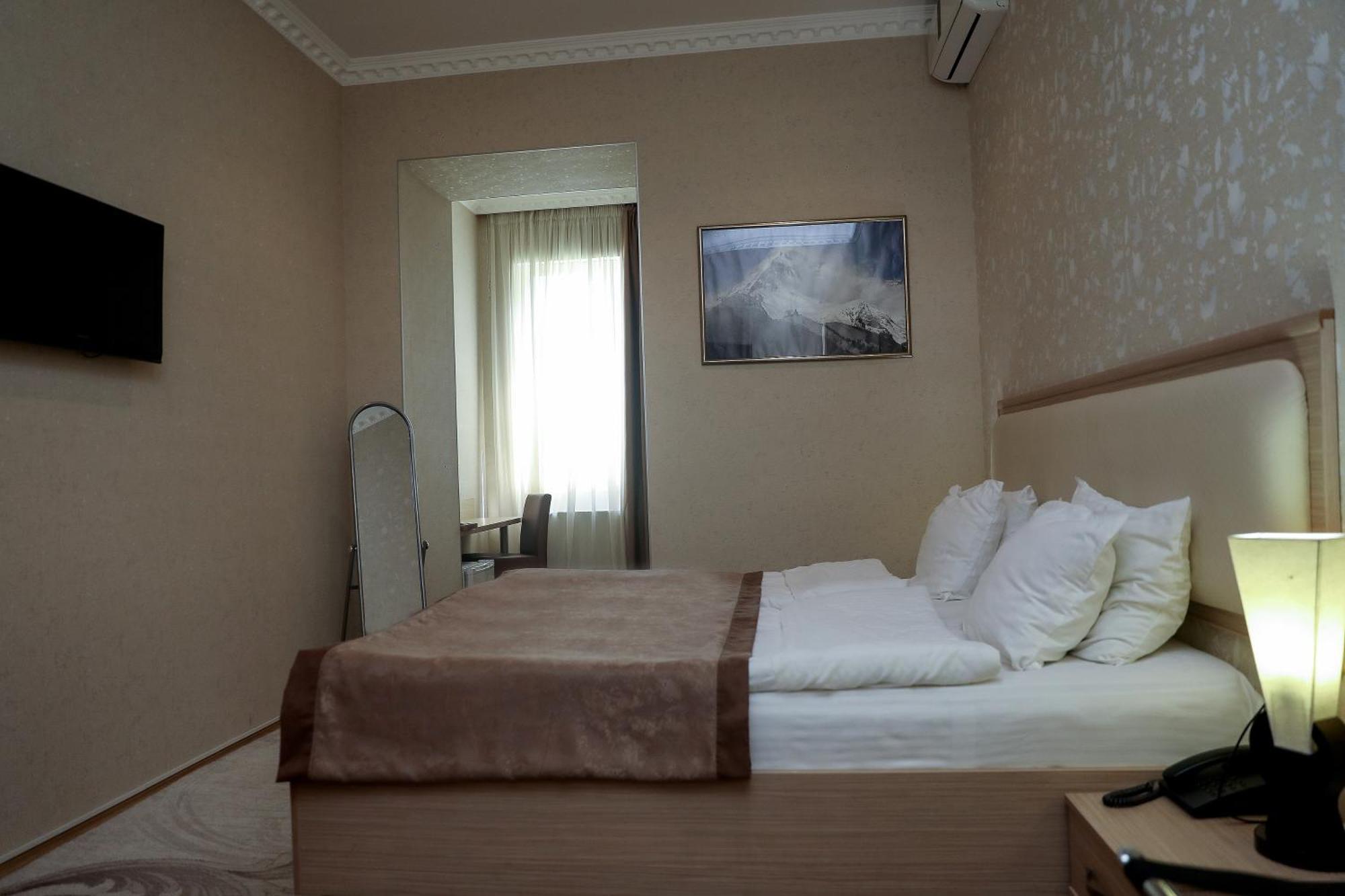 Rustaveli Palace 트빌리시 외부 사진