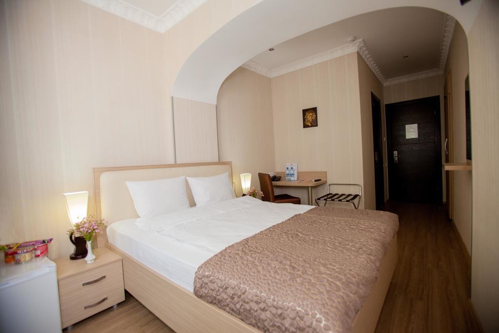 Rustaveli Palace 트빌리시 외부 사진